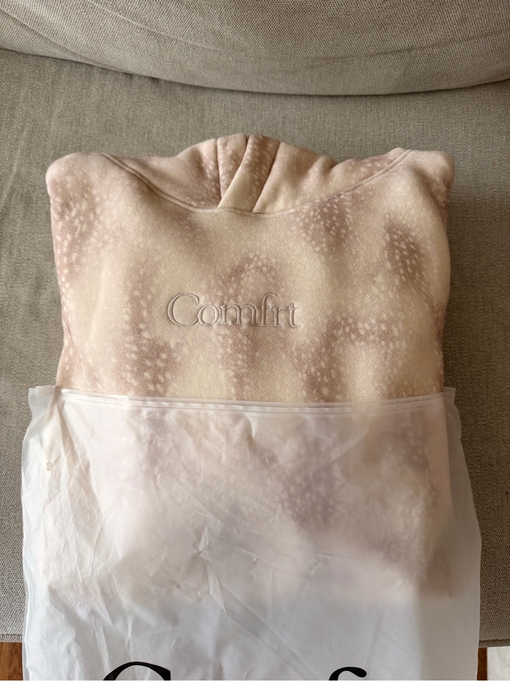 NWT Comfrt Fawn Signature hoodie size M